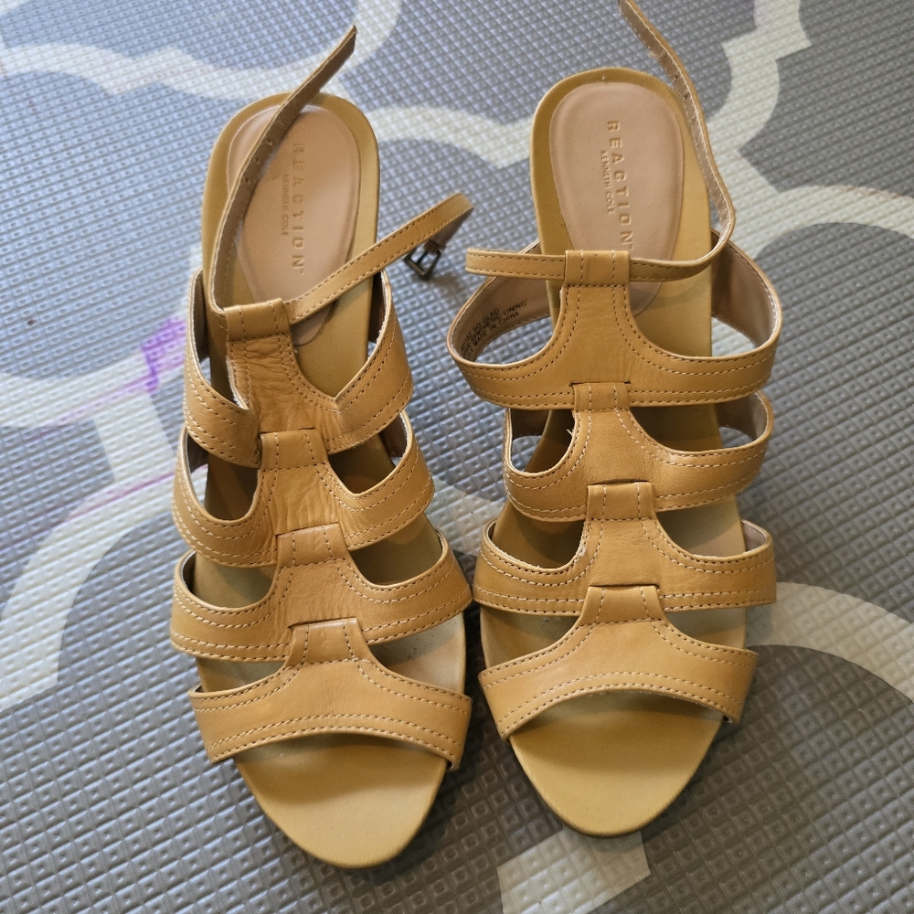 Women's Tan Strappy Sandals REACTION Kenneth Cole 7 1/2